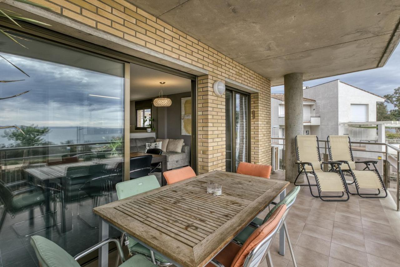 Frontline Perfect For Family Apartment Roses