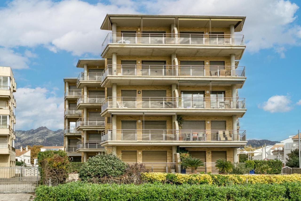 Apartment Frontline Perfect For Family Roses